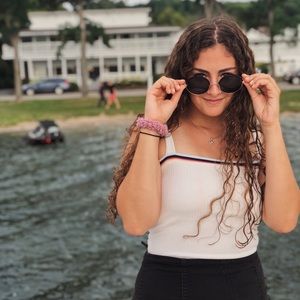 Meet your Posher, Lior